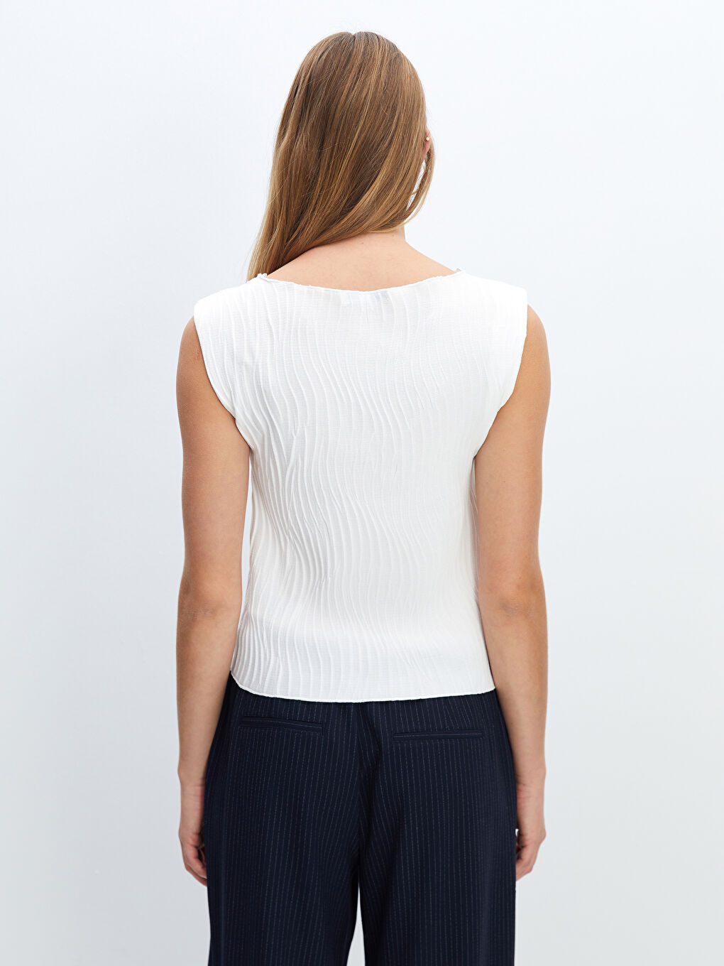 Ekru Bisiklet Yaka Dokulu Kadın Bluz-3