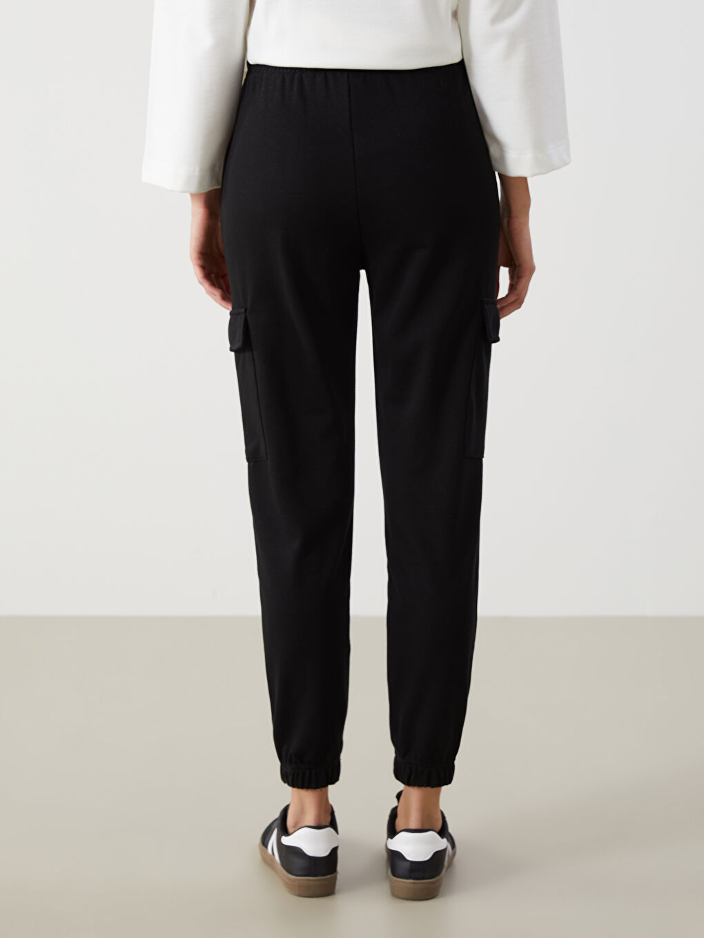 بنطال رياضي بخصر مطاطي للسيدات-3