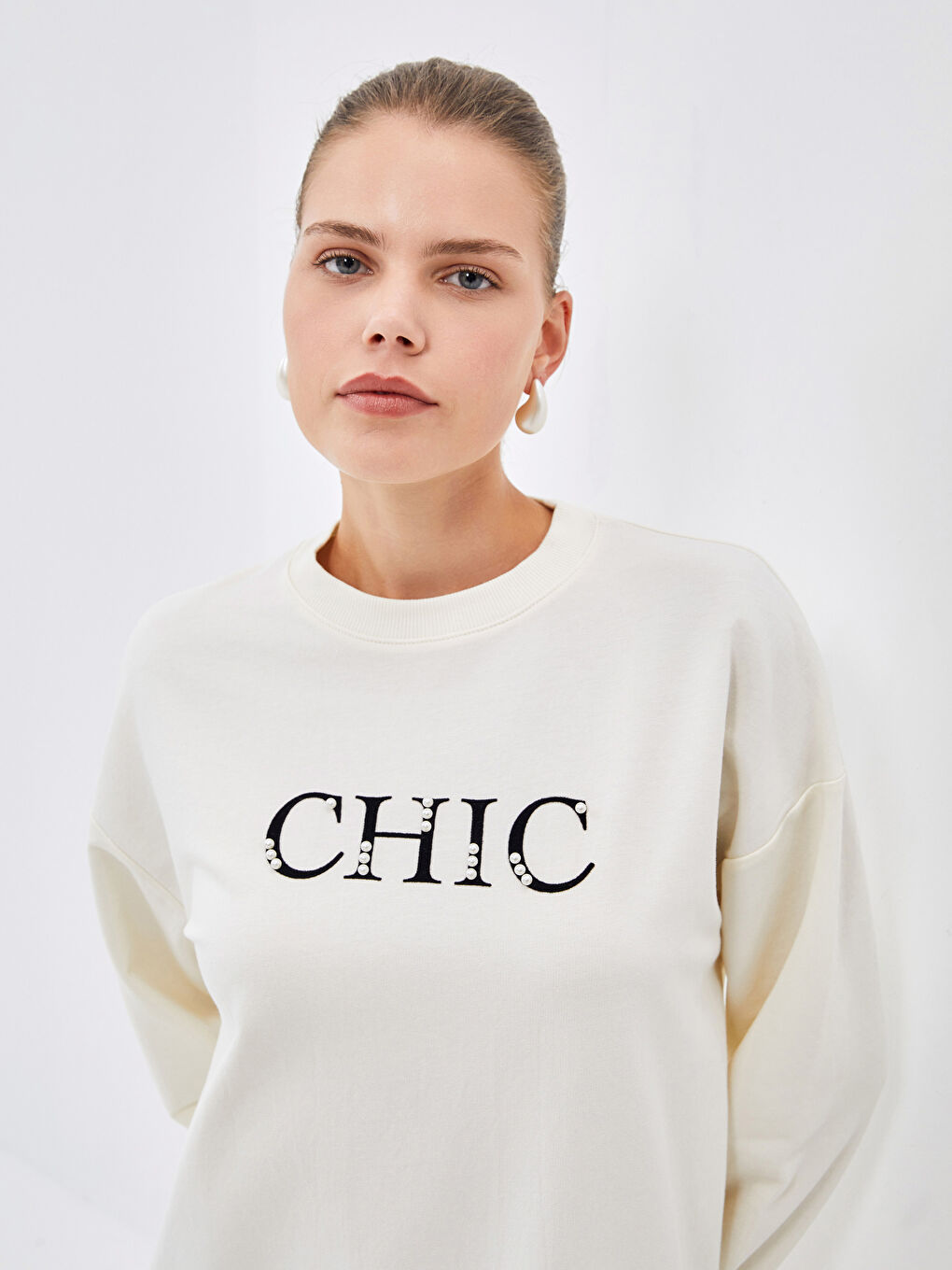 LCW Modest Crew Neck Rhinestone Embellished Women's Sweatshirt Tunic -W4J917Z8-FDL