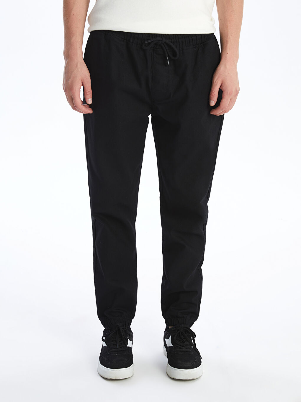 LCW ECO Siyah Standart Kalıp Gabardin Erkek Jogger Pantolon - 1