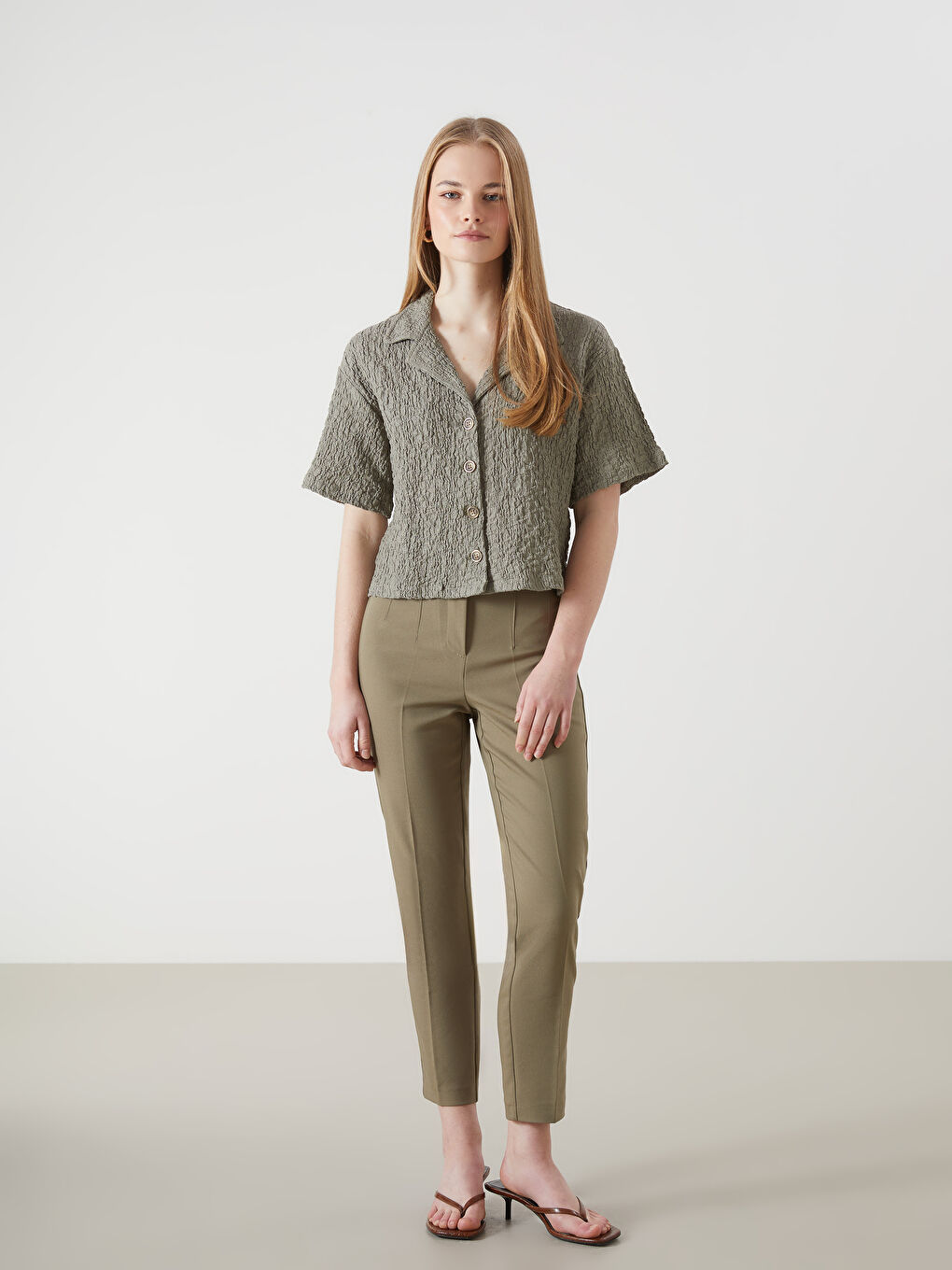 Haki Dokulu Kadın Gömlek-1