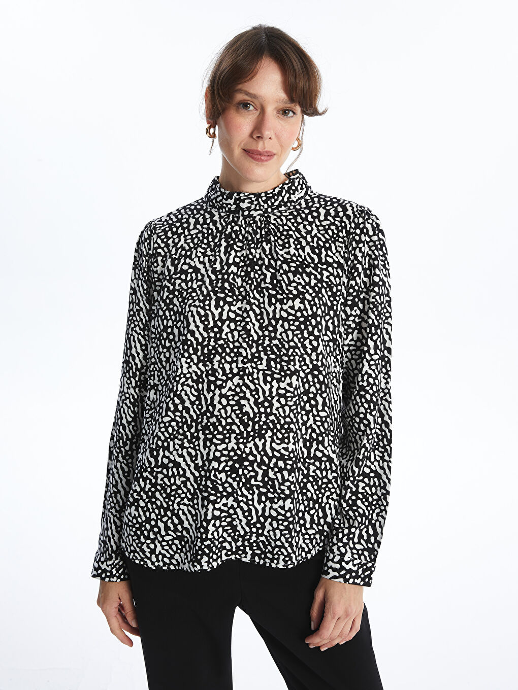 LCWAIKIKI Classic Funnel Neck Patterned Oversize Women's Blouse -W4JI57Z8-LQJ
