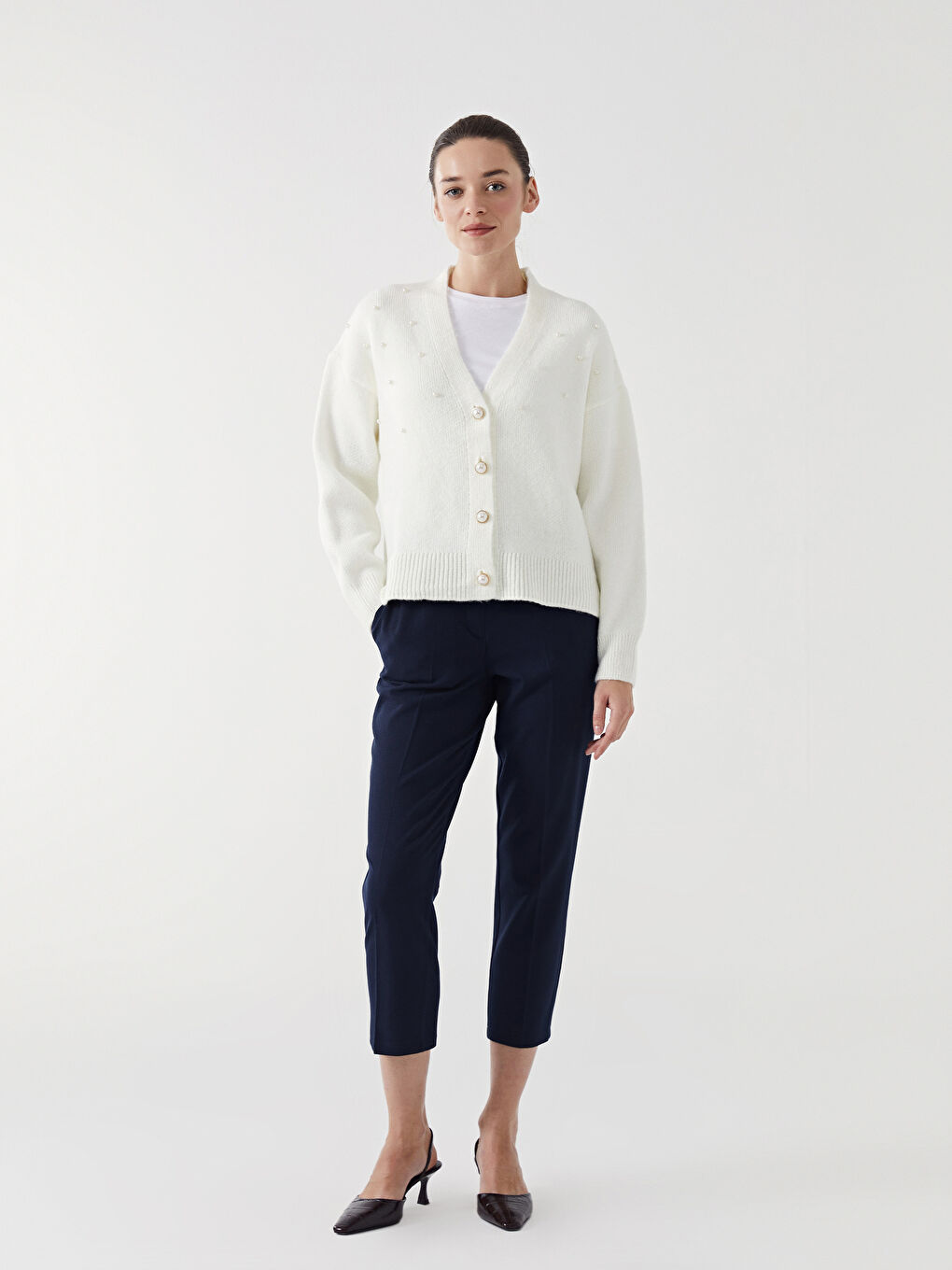 Cardigan Pour Femmes En Tricot Orné De Strass À Encolure En V-1