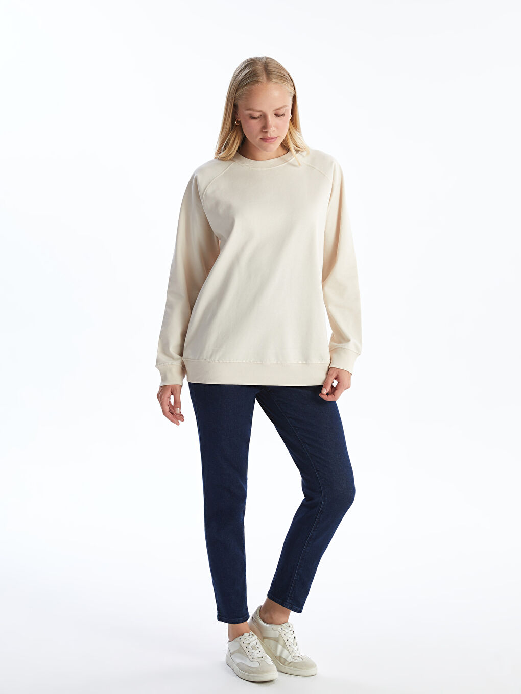 LCW Comfort Açık Bej Bisiklet Yaka Oversize Kadın Sweatshirt - 1