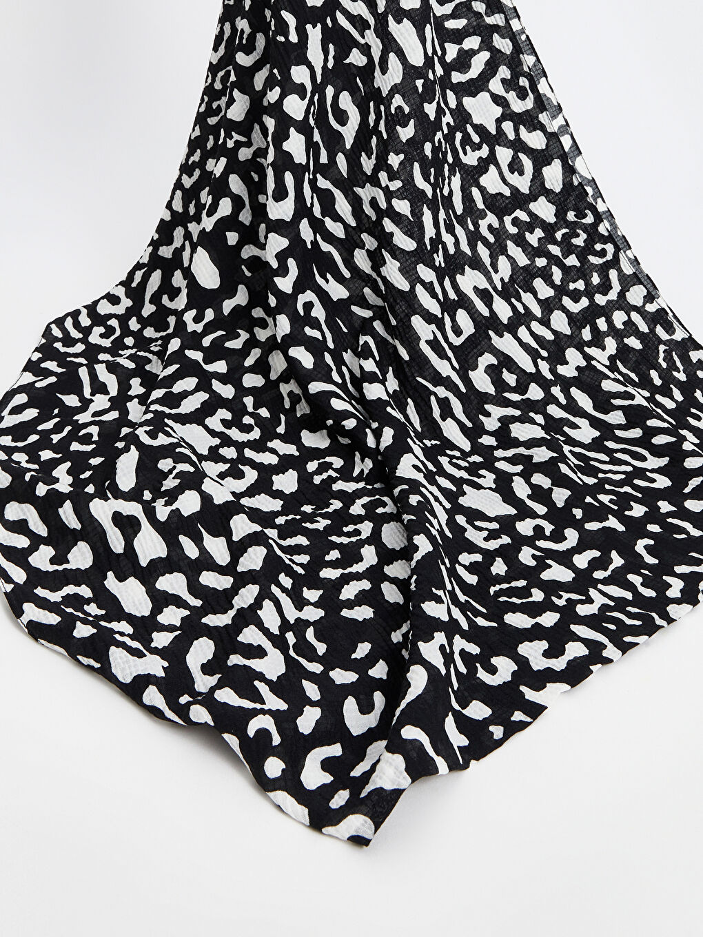 Siyah Desenli Kadın Şal-1