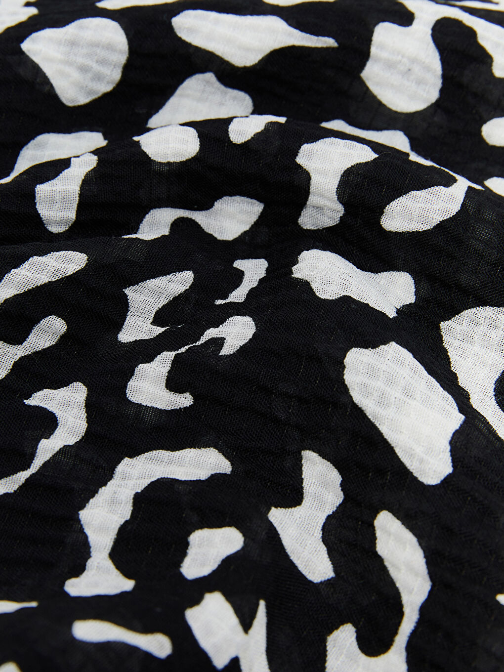 Siyah Desenli Kadın Şal-2