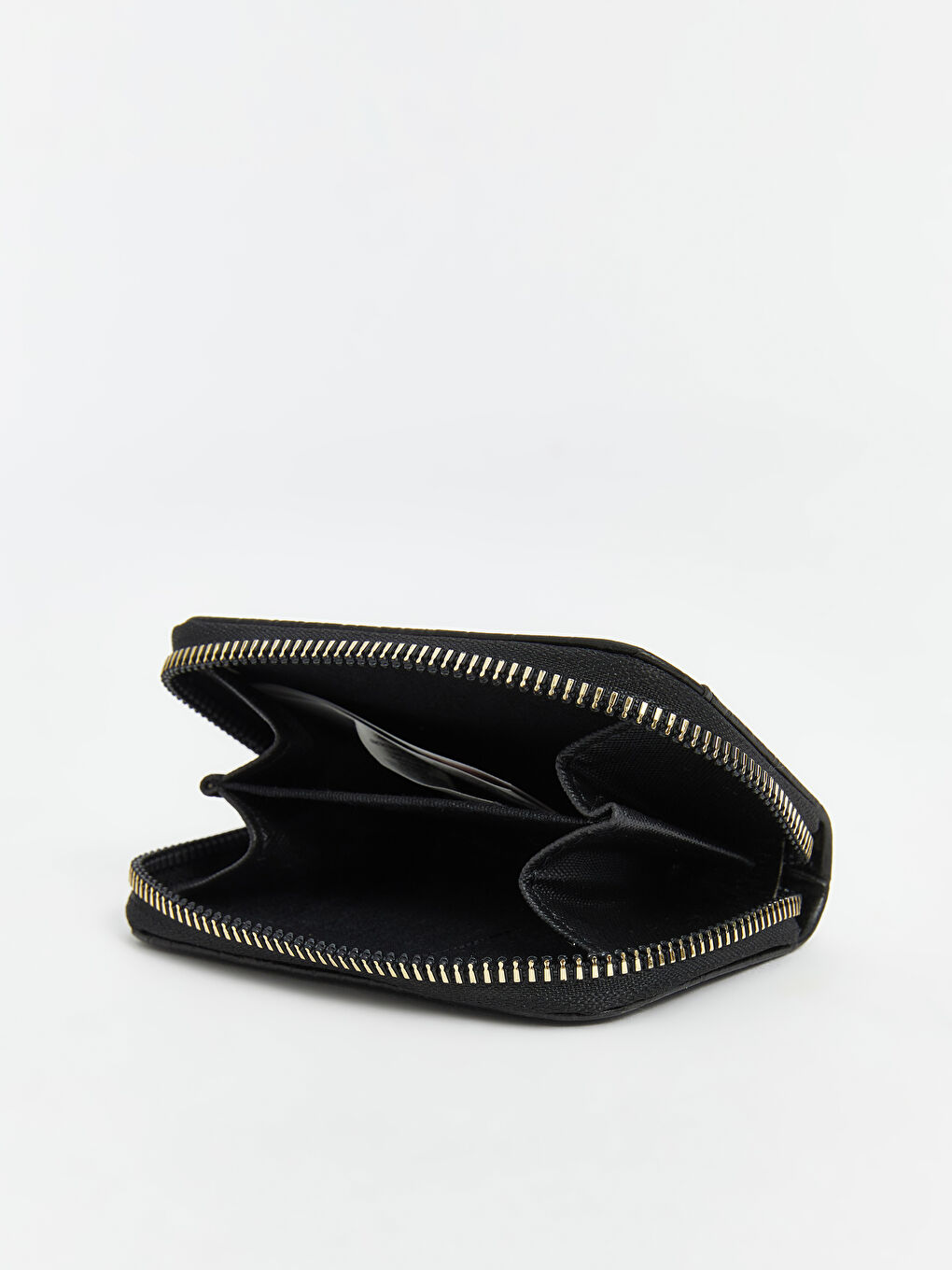 Siyah Deri Görünümlü Kroko Desenli Kadın Cüzdan-3