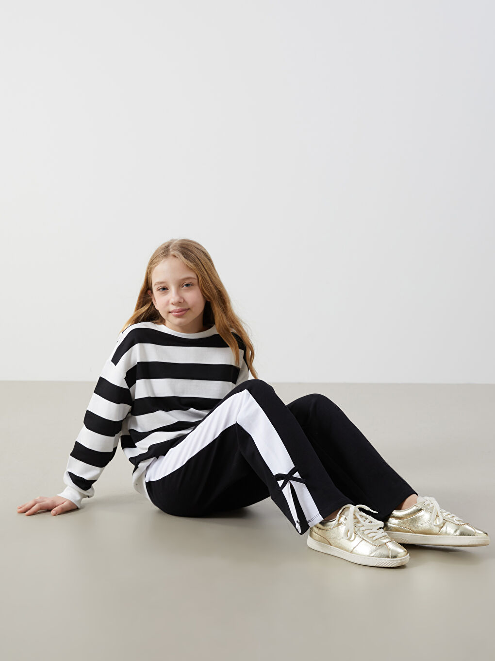 LCW Kids Girls' Sweatpants with Elastic Waist -W4JU22Z4-CVL