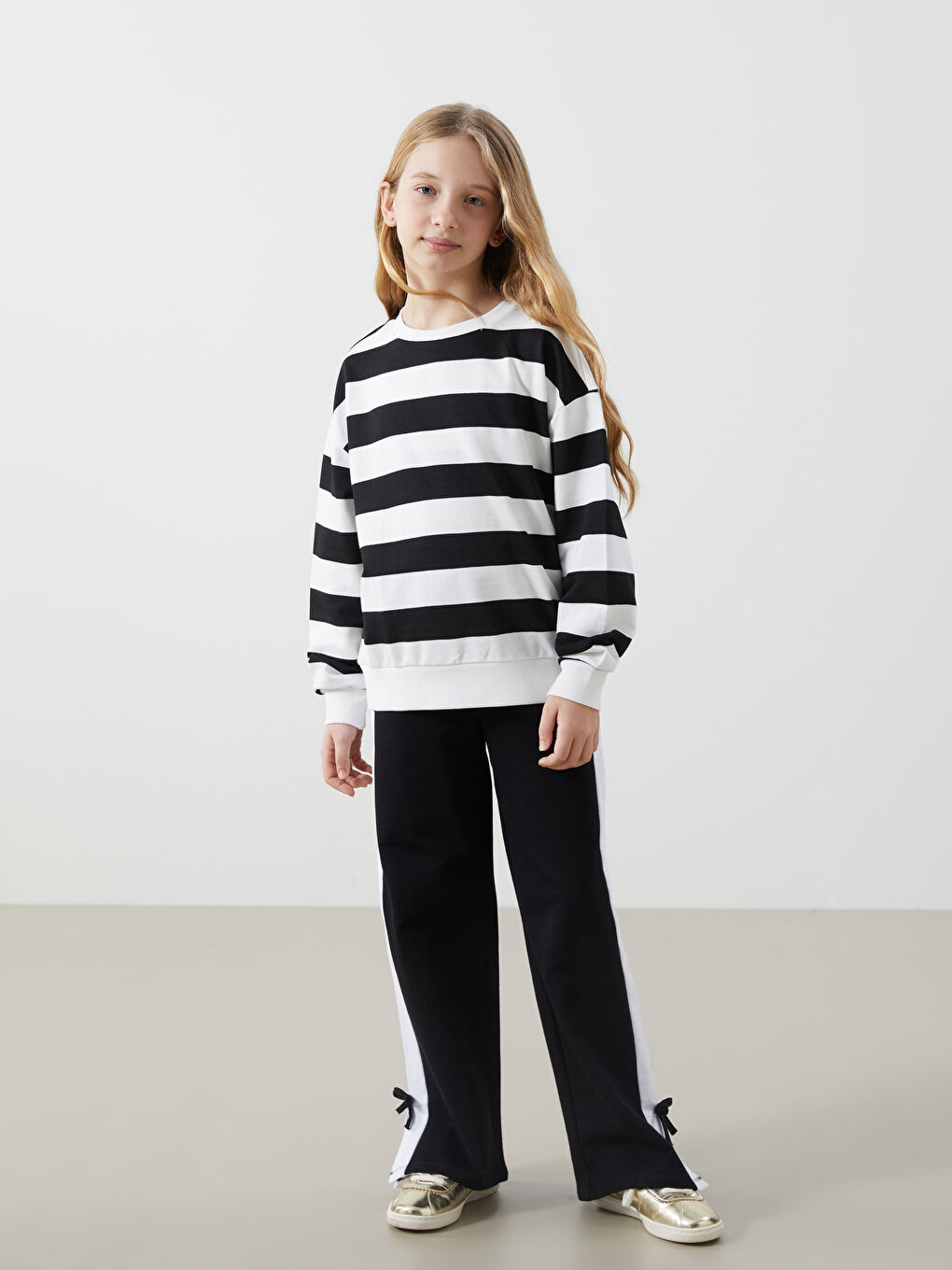 LCW Kids Girls' Sweatpants with Elastic Waist -W4JU22Z4-CVL