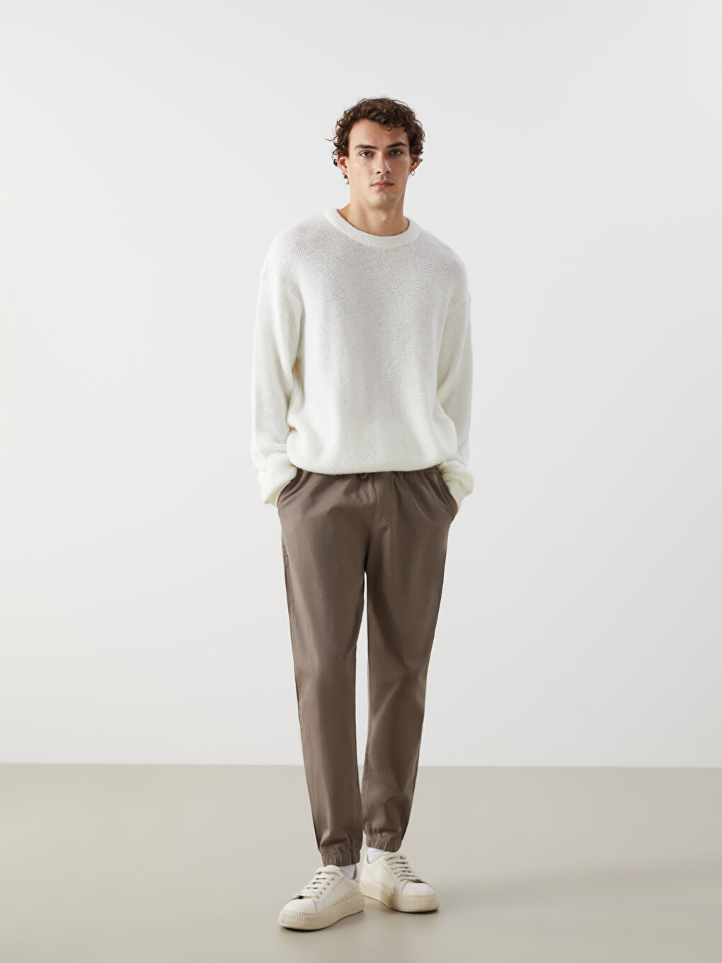 Bej Standart Kalıp Erkek Jogger Pantolon