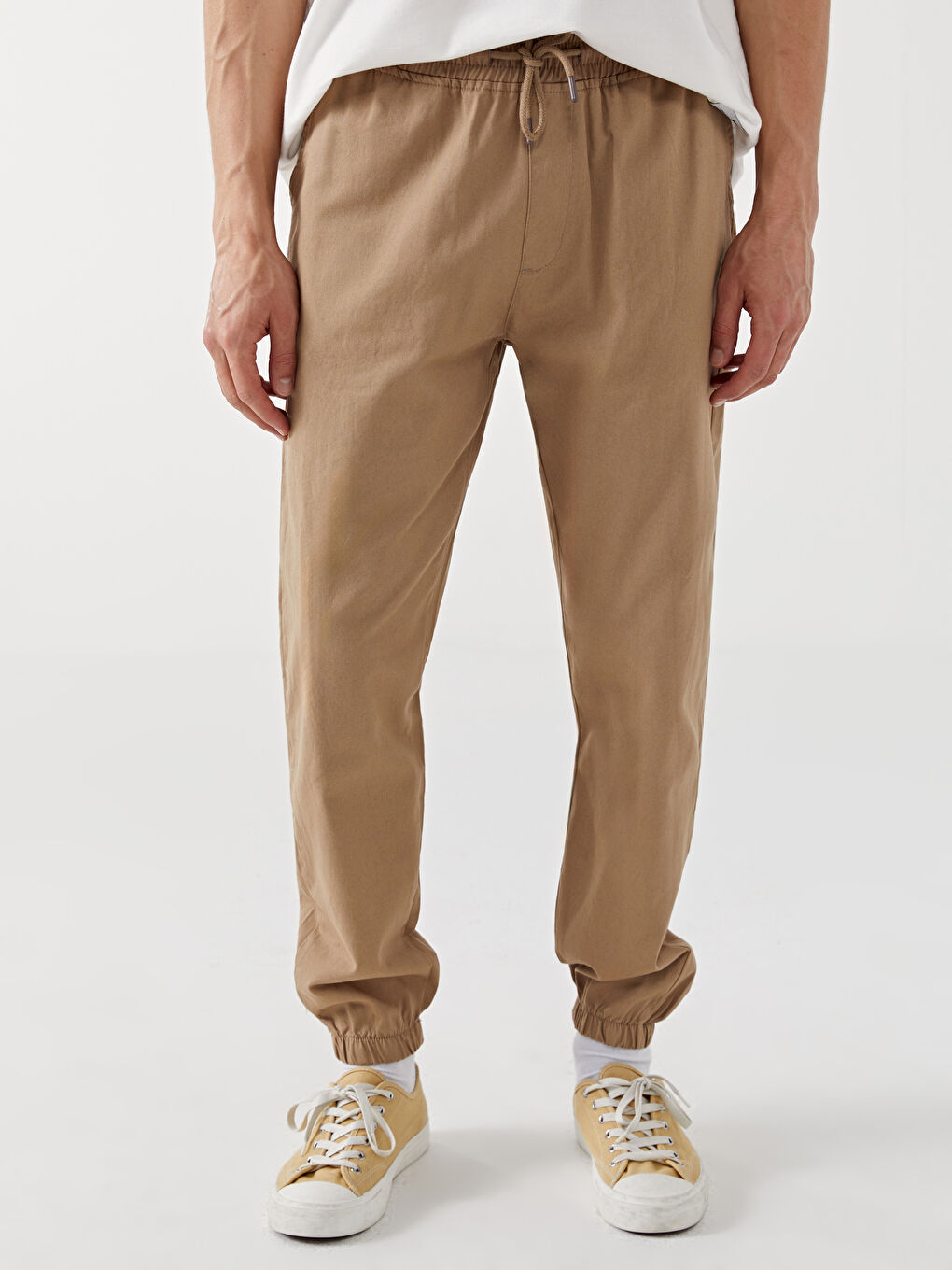 LCW ECO Bej Standart Kalıp Gabardin Erkek Jogger Pantolon - 1