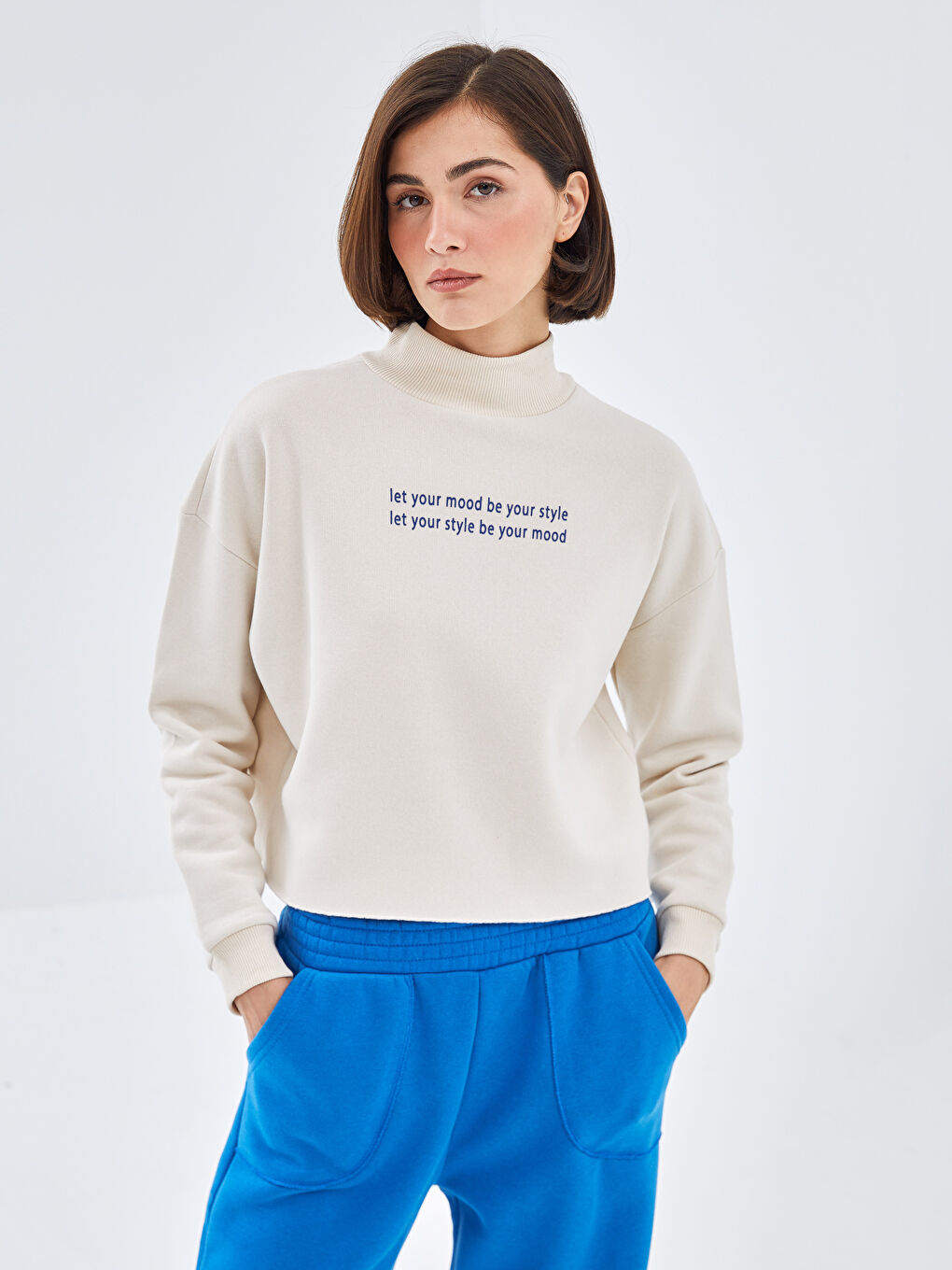 BLAİS Ekru Yarım Balıkçı Yaka Baskılı Oversize Kadın Kalın Sweatshirt