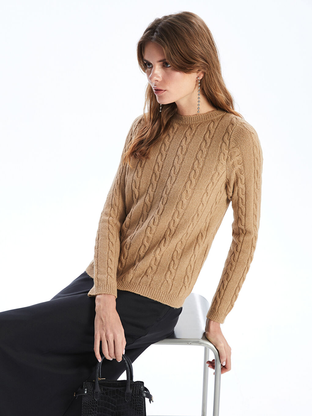 سترة تريكو نساء بنقشة ذاتية بكول مدور