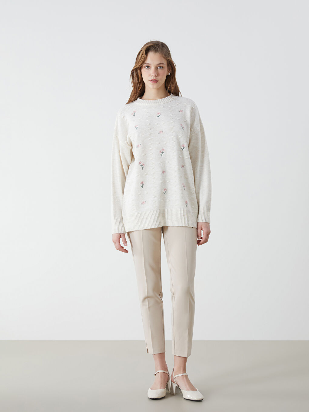 LCW Modest Crew Neck Floral Embroidered Women's Knitwear Tunic -W4K241Z8-FDU