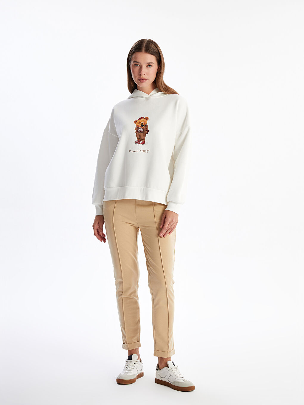 LCW Modest Buxe Beyazı Kapüşonlu Ayı Teddy Baskılı Oversize Kadın Kalın Sweatshirt Tunik - 1