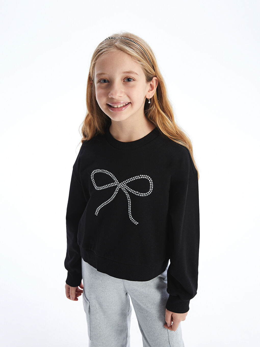 LCW Kids Siyah Bisiklet Yaka Taşlı Kız Çocuk Sweatshirt