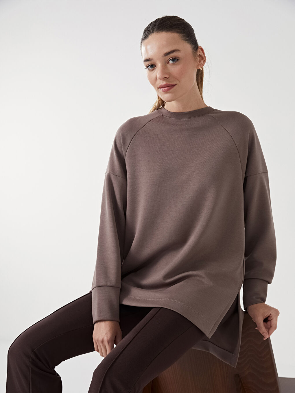 LCW Modest Açık Kahverengi Bisiklet Yaka Oversize Kadın Sweatshirt Tunik