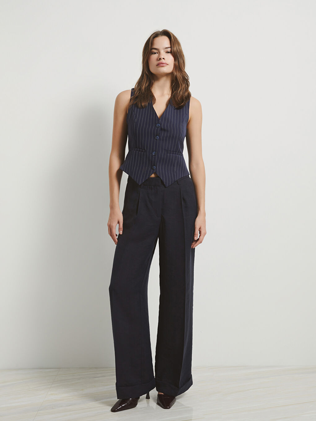 Antrasit Standart Fit Düz Geniş Paça Kadın Pantolon