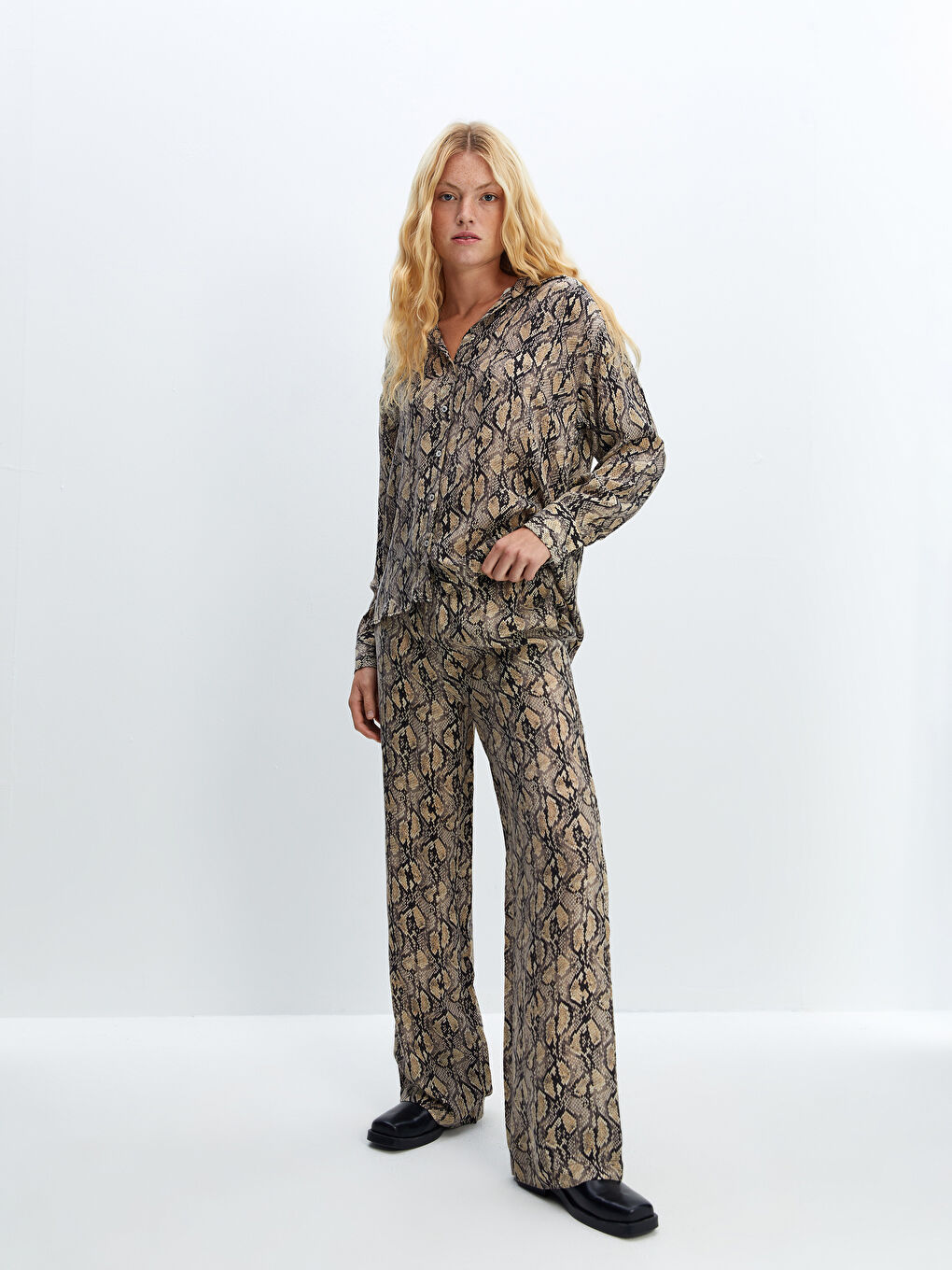LCW Vision Women's Snake Skin Patterned Trousers with Elasticated Waist -W4KG70Z8-LQY