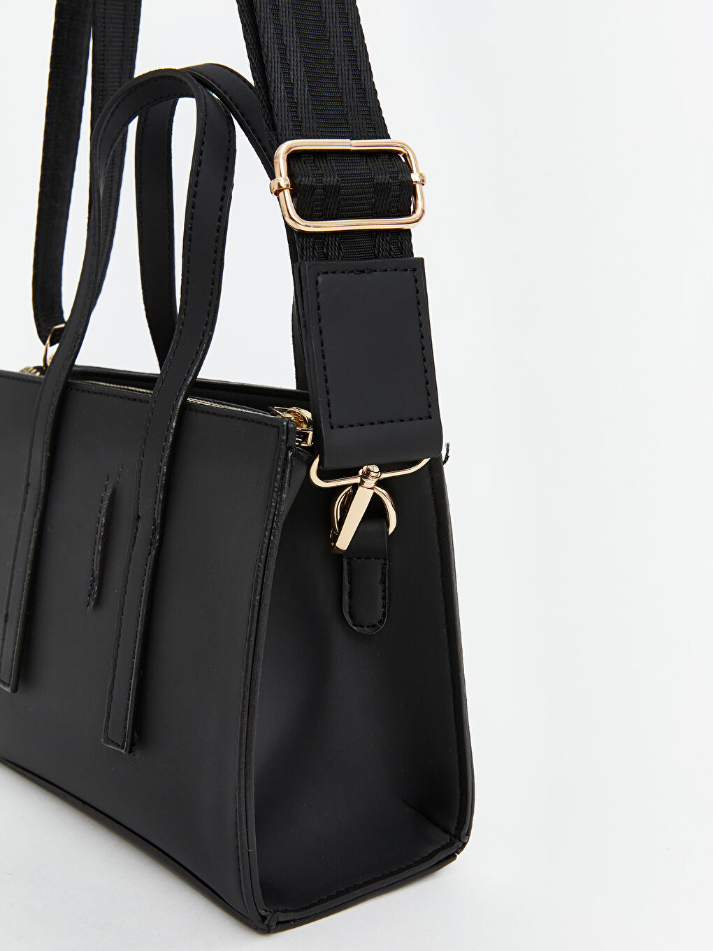 Siyah Deri Görünümlü Kadın Omuz Çantası-1