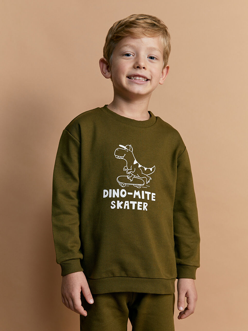 LCW Kids Haki Dinazor Baskılı Erkek Çocuk Sweatshirt ve Eşofman Alt 2'li