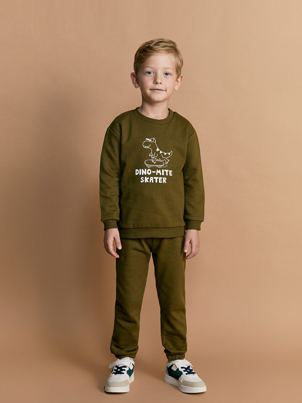 LCW Kids Haki Dinazor Baskılı Erkek Çocuk Sweatshirt ve Eşofman Alt 2'li - 1