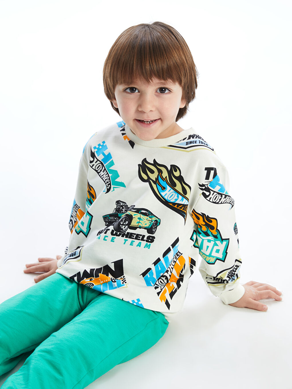 LCW Kids Ekru Bisiklet Yaka Erkek Çocuk Sweatshirt ve Eşofman Alt 2'li