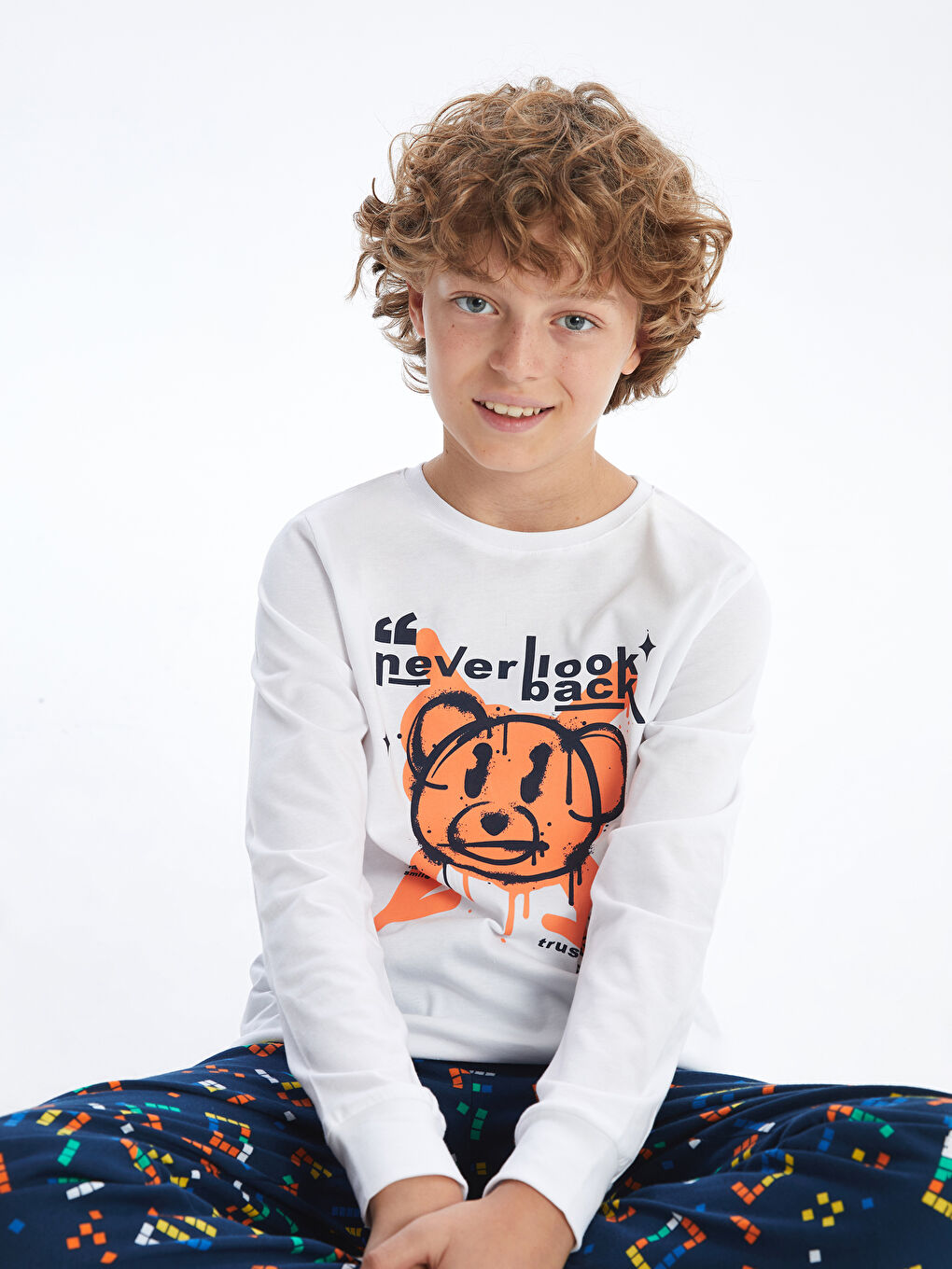 LCW Kids Beyaz Bisiklet Yaka Erkek Çocuk Pijama Takımı