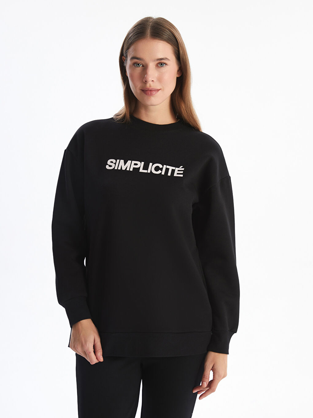 LCW Modest Yeni Siyah Bisiklet Yaka Baskılı Kadın Kalın Sweatshirt Tunik