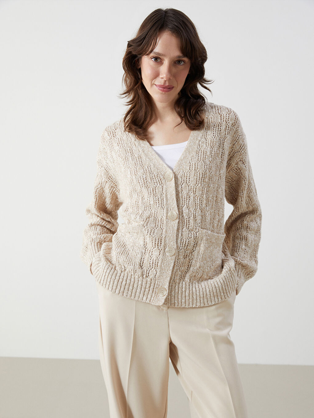 LCWAIKIKI Classic V-Neck Hole-Knitted Women's Knitwear Cardigan -W4KS00Z8-CTB