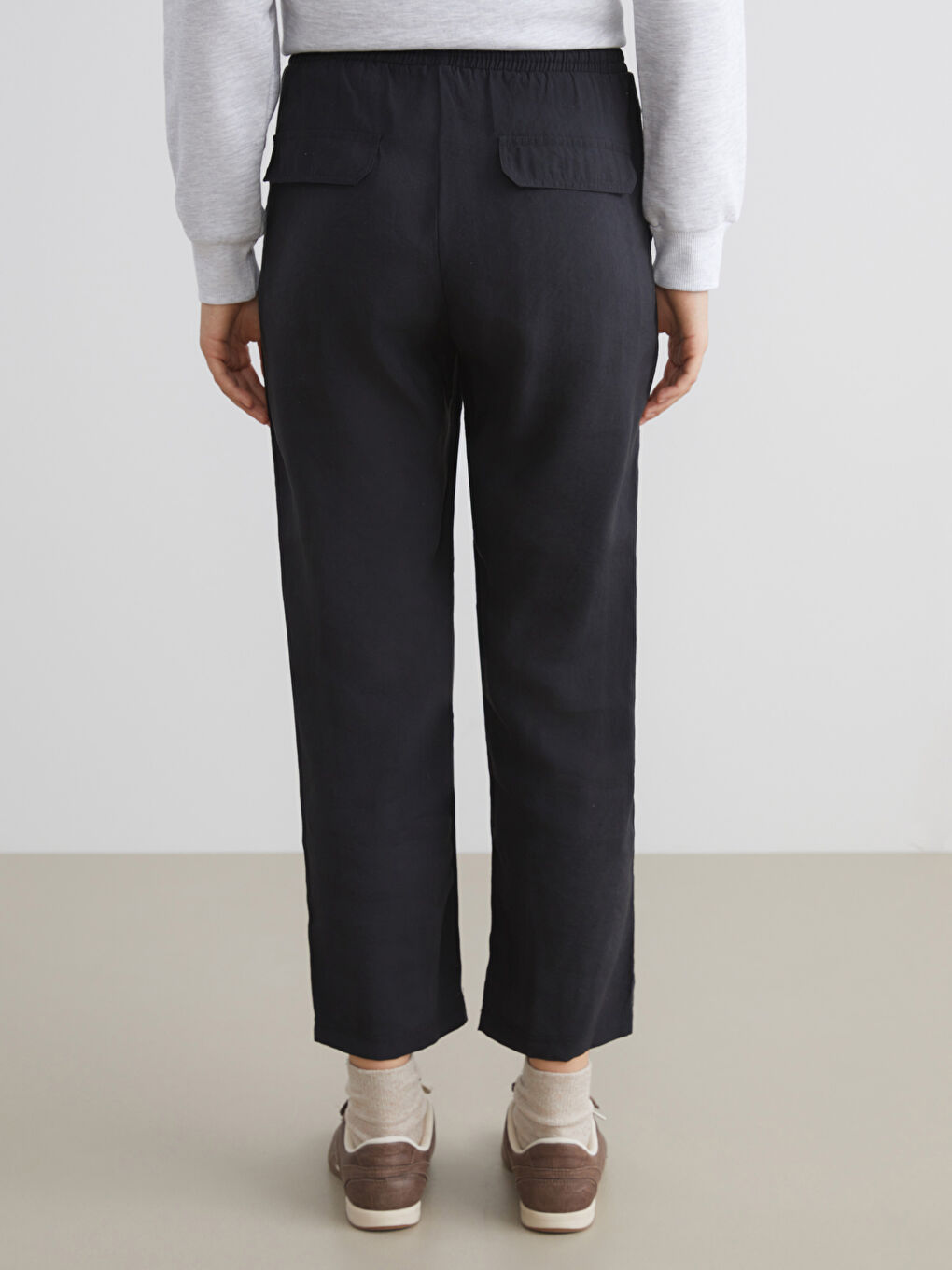 Siyah Beli Lastikli Loose Fit Kadın Pantolon-6