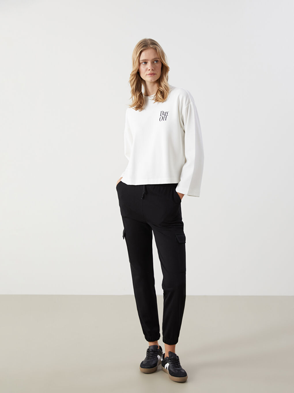 Ekru Bisiklet Yaka Baskılı Oversize Kadın Sweatshirt-1