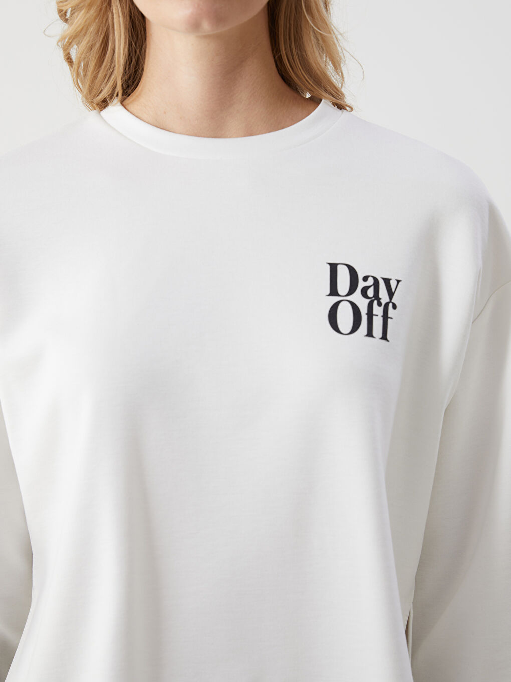 Ekru Bisiklet Yaka Baskılı Oversize Kadın Sweatshirt-2