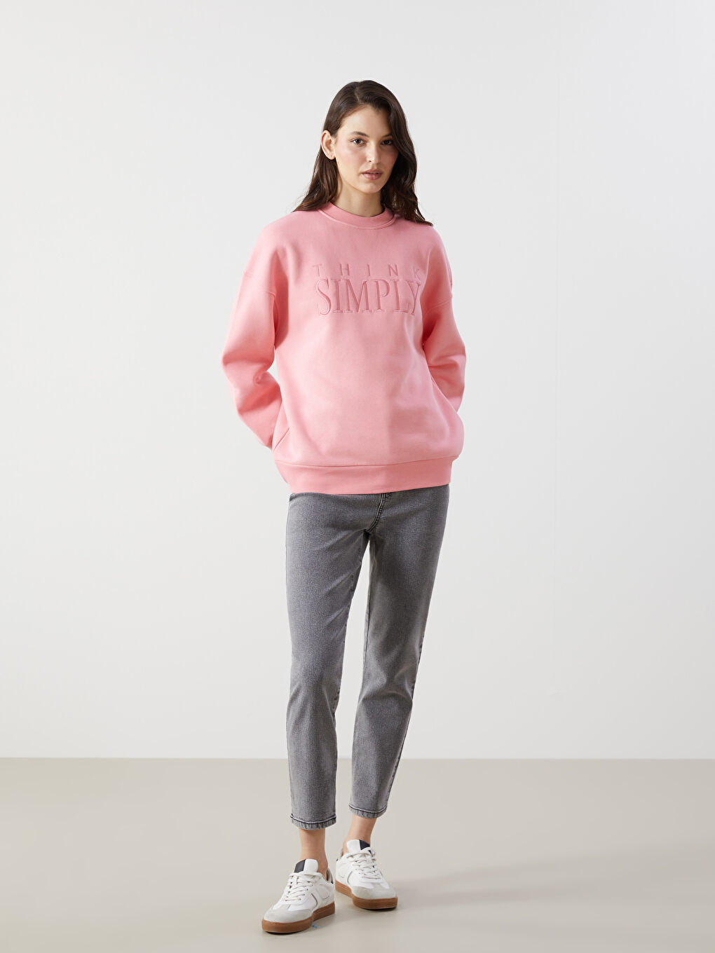 LCW Vision Pembe Bisiklet Yaka Nakışlı Oversize Kadın Kalın Sweatshirt - 1