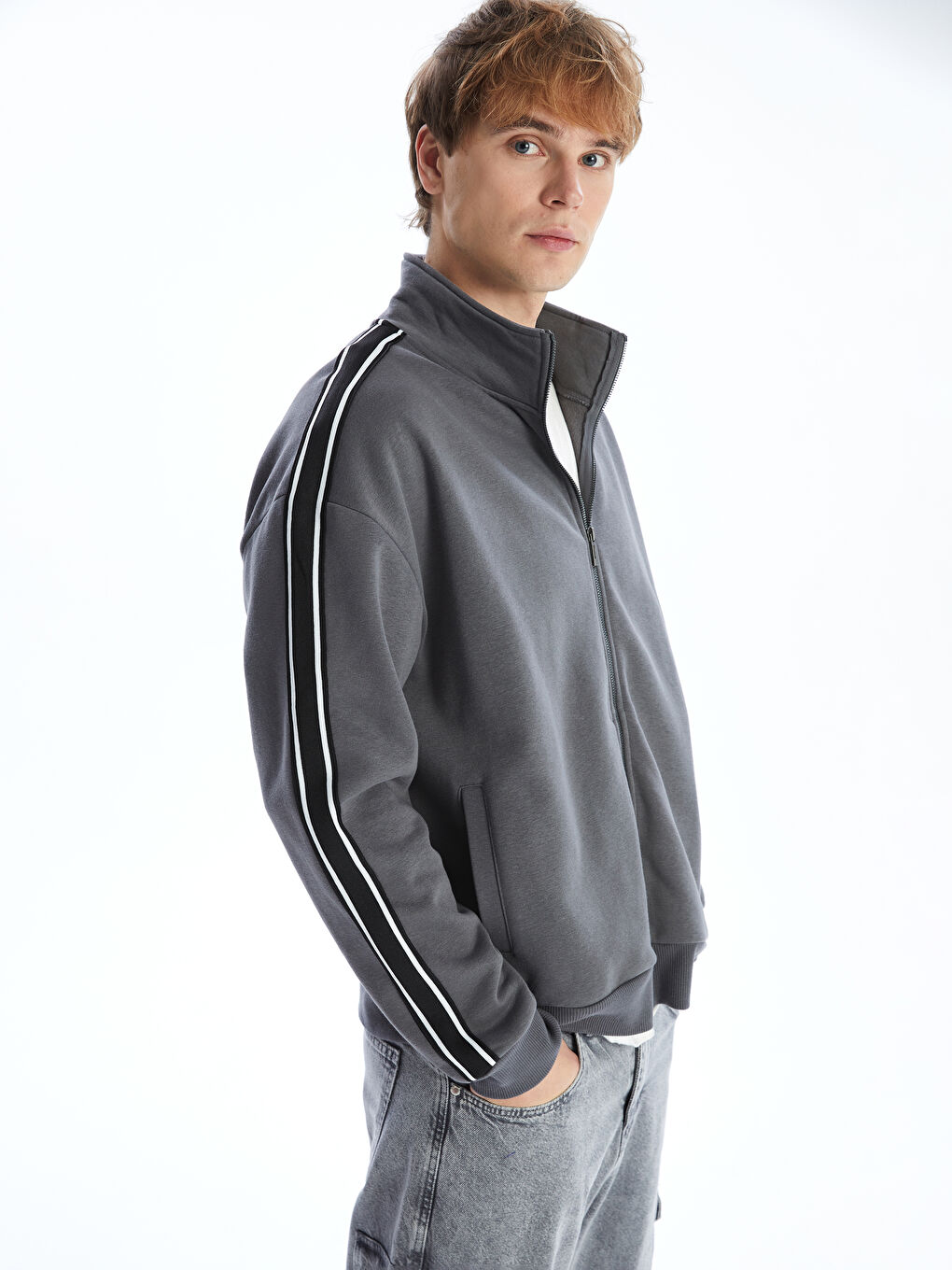 Gri Dik Yaka Uzun Kollu Erkek Fermuarlı Sweatshirt
