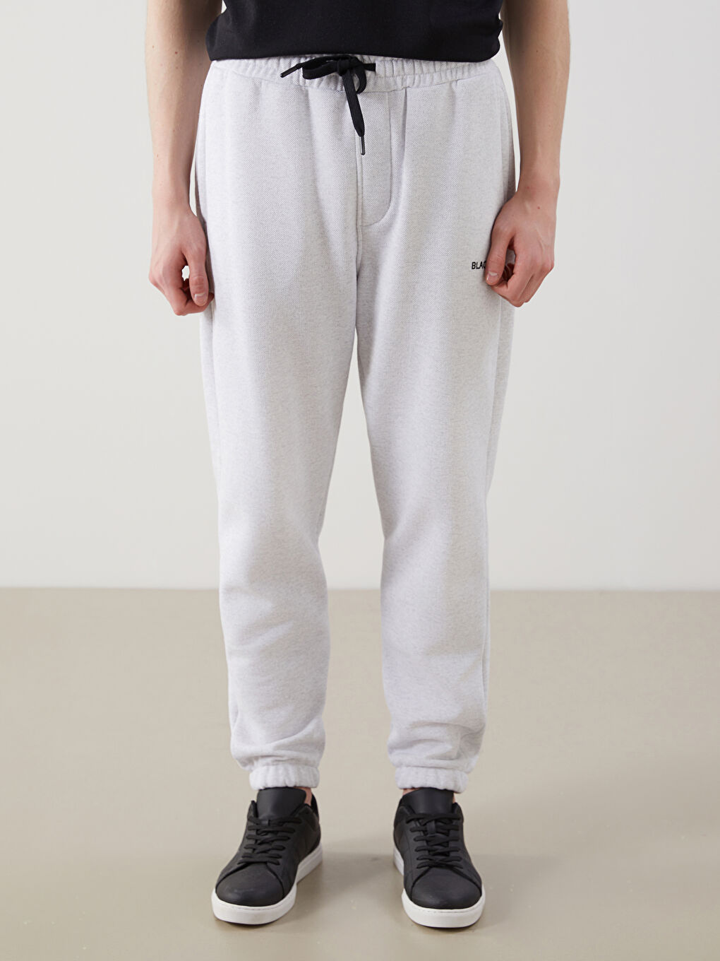 Standard Fit Men's Thick Jogger Sweatpants -W4L010Z8-LAL