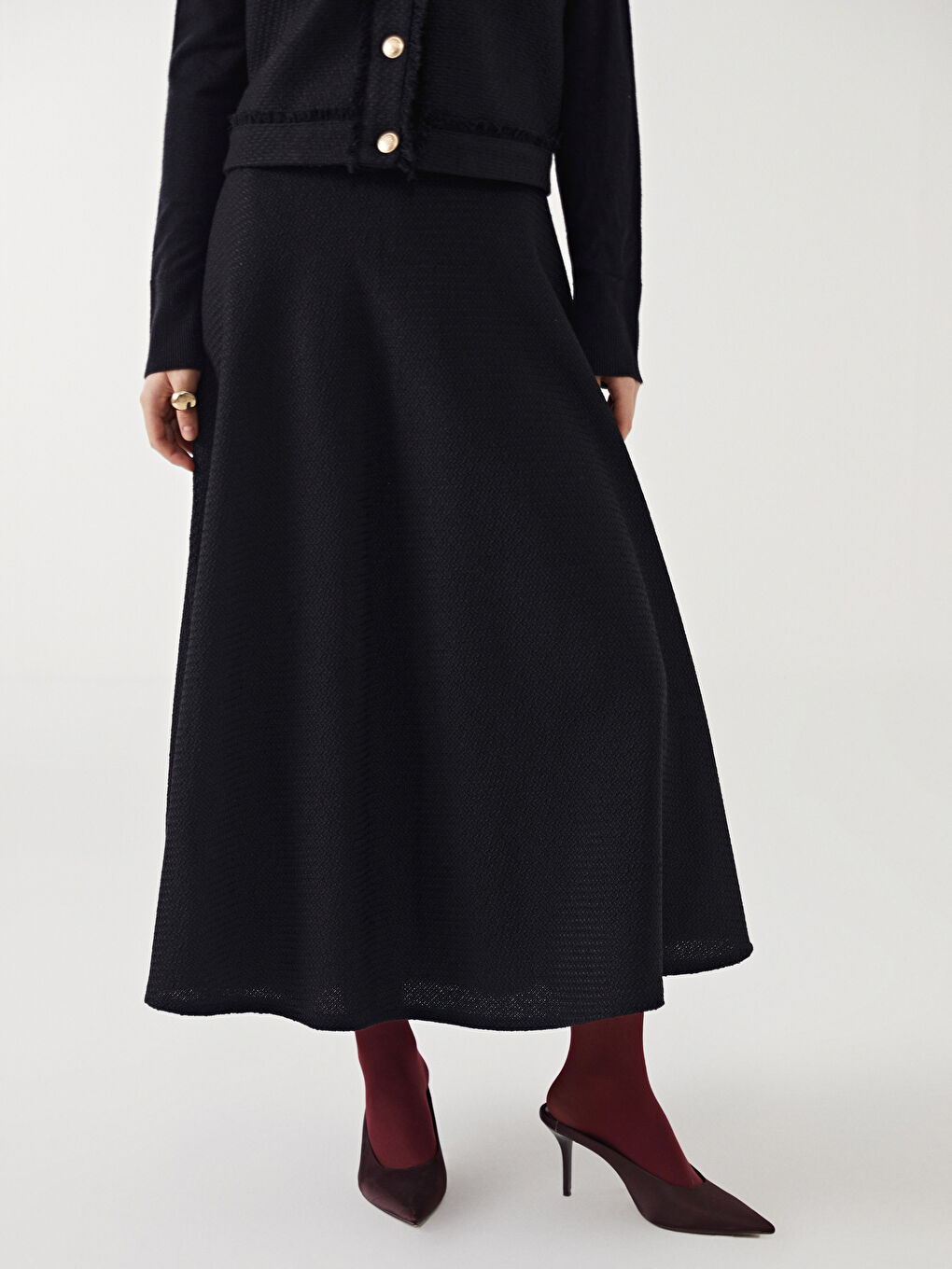 Siyah Loose Fit Dokulu Kadın Etek-1