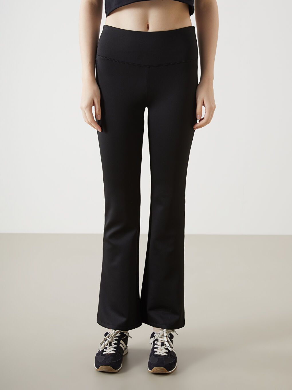 Siyah Beli Lastikli İspanyol Paça Kadın Tayt Pantolon-1