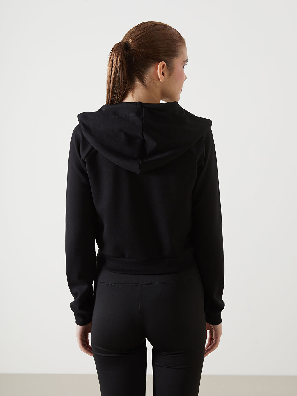 Siyah Kapüşonlu Baskılı Kadın Fermuarlı Sweatshirt-3