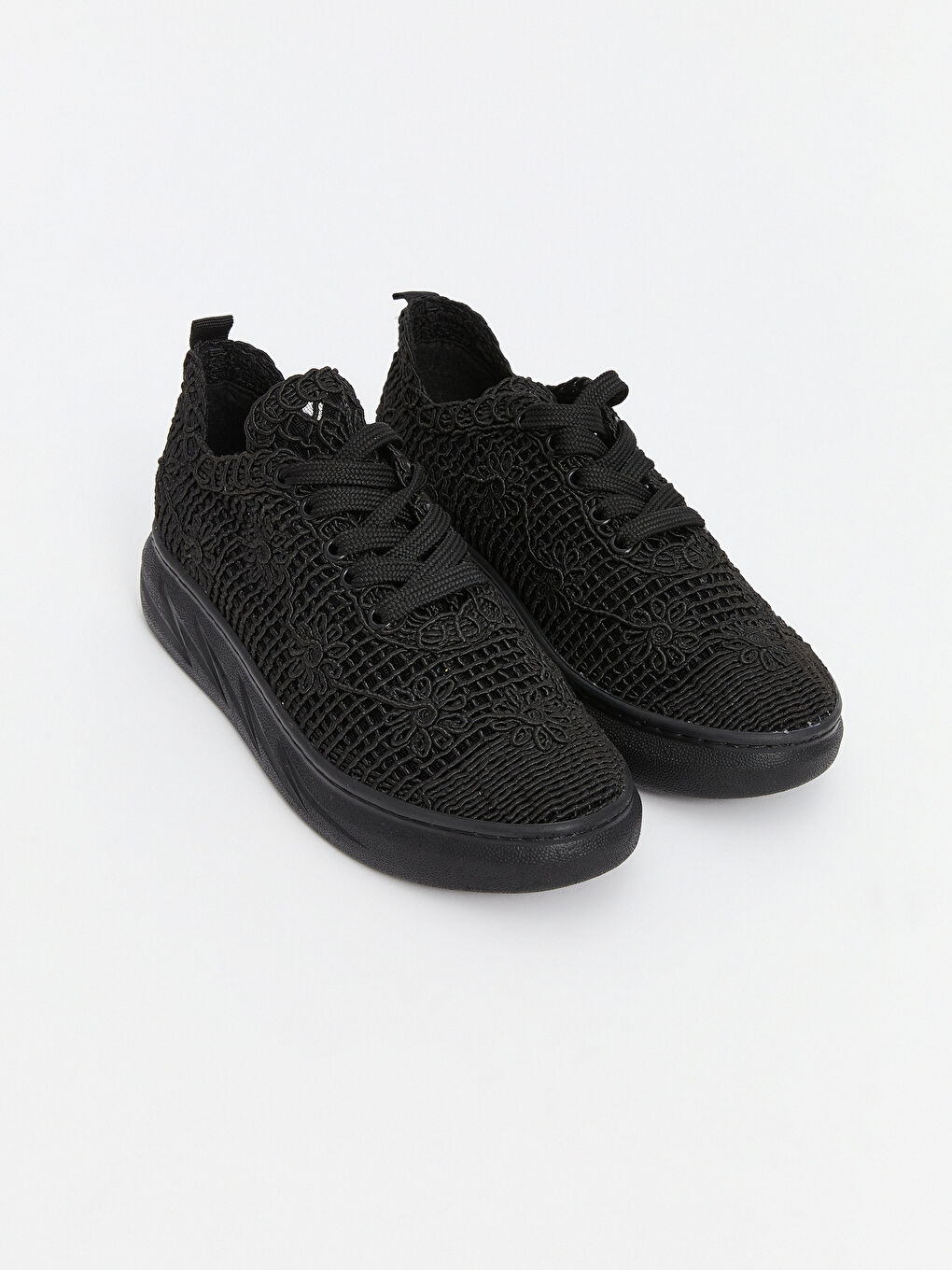 Siyah Bağcıklı Kadın Spor Ayakkabı