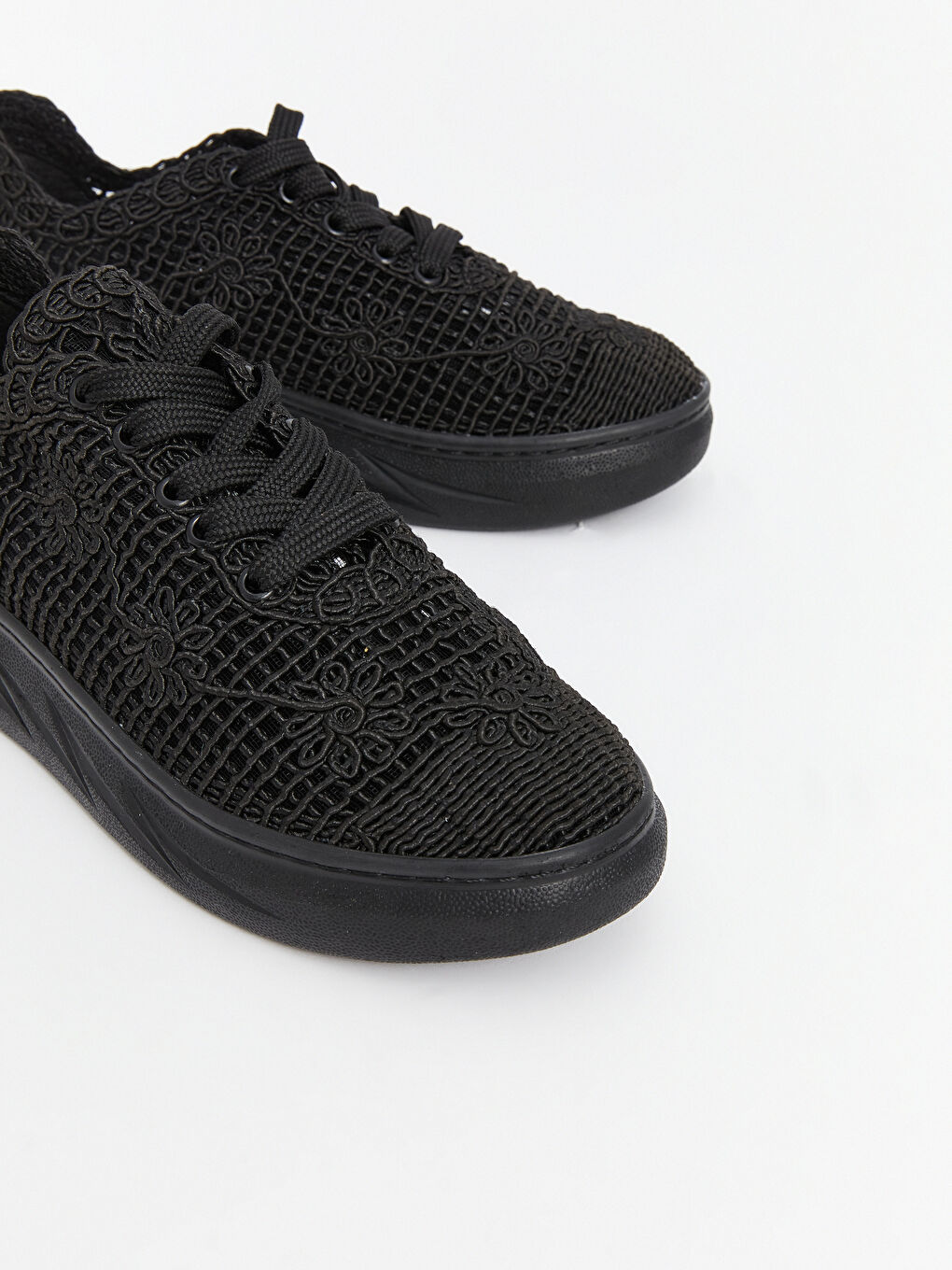 Siyah Bağcıklı Kadın Spor Ayakkabı-2