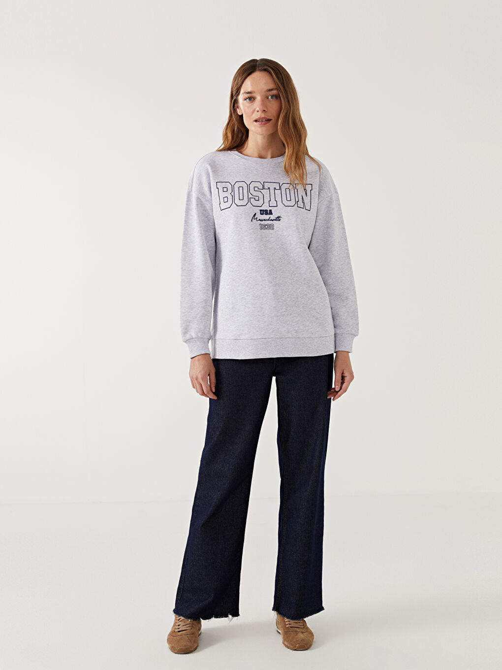 LCW Modest Beyaz Bisiklet Yaka Boston Baskılı Kadın Sweatshirt Tunik - 1