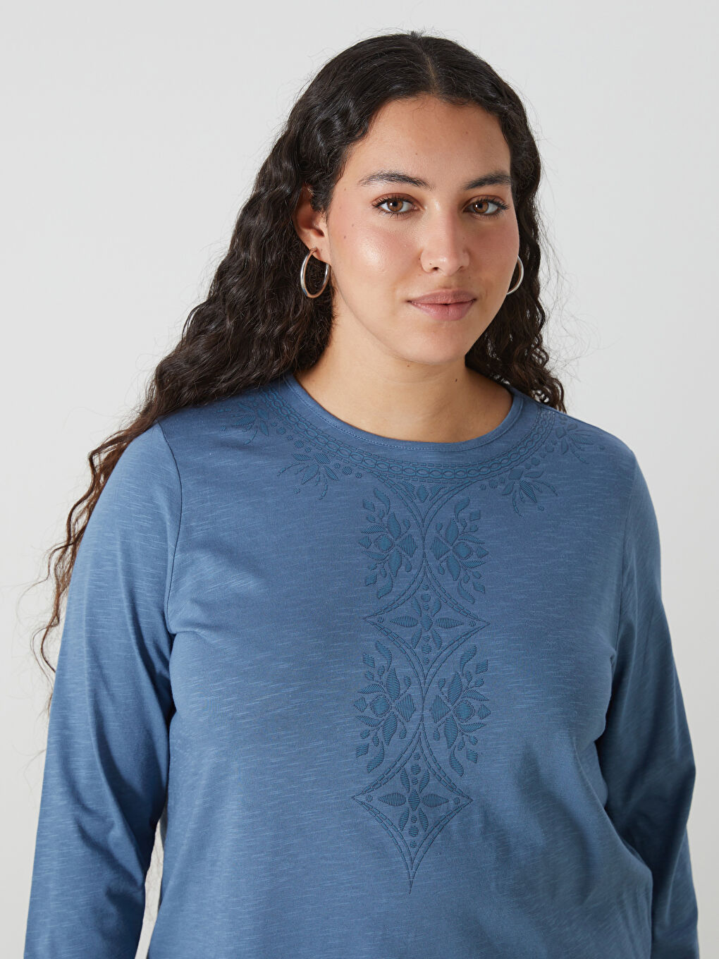 LCW Grace Crew Neck Embroidered Women's Blouse -W4L176Z8-R2E