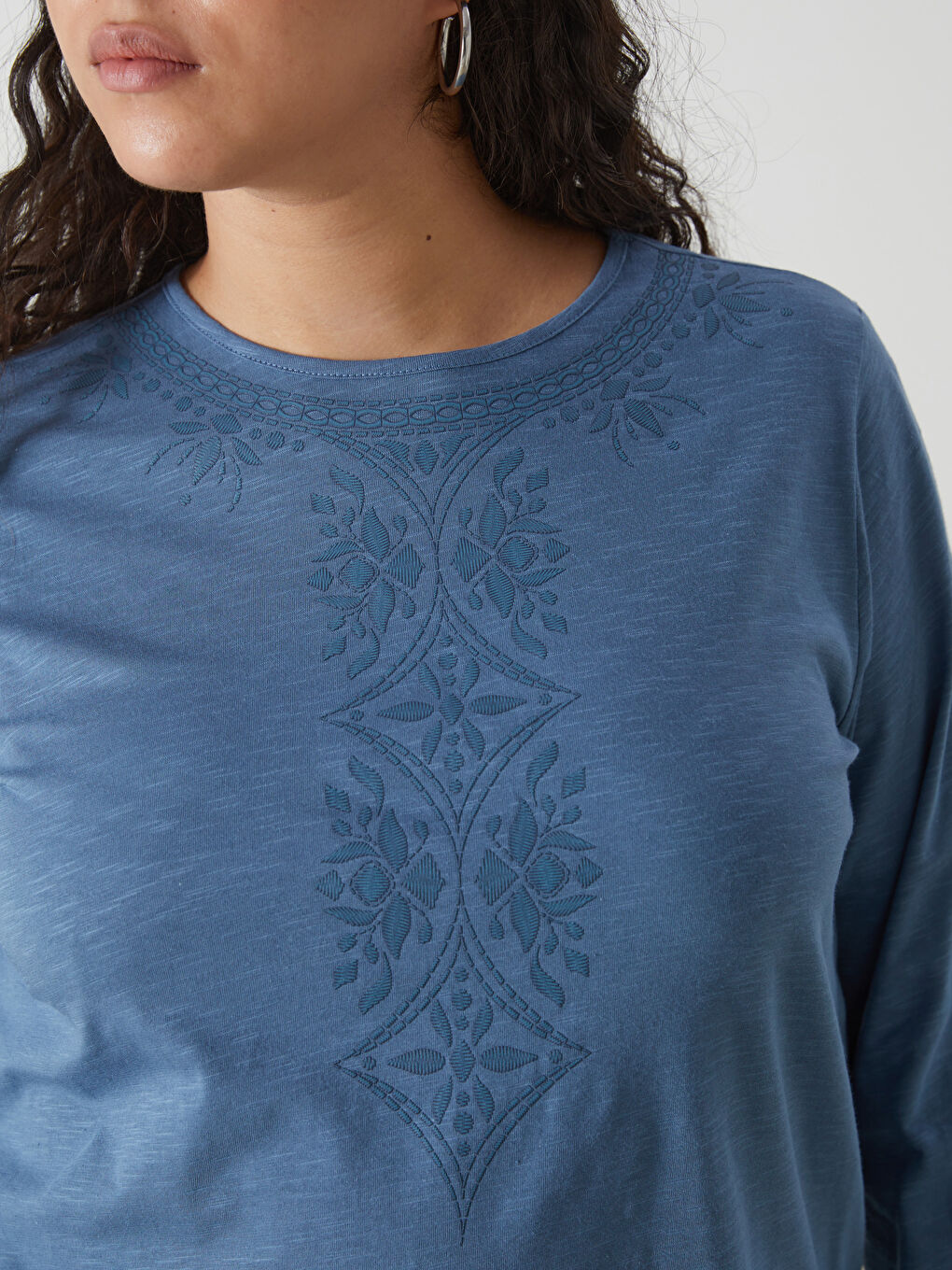 LCW Grace Crew Neck Embroidered Women's Blouse -W4L176Z8-R2E