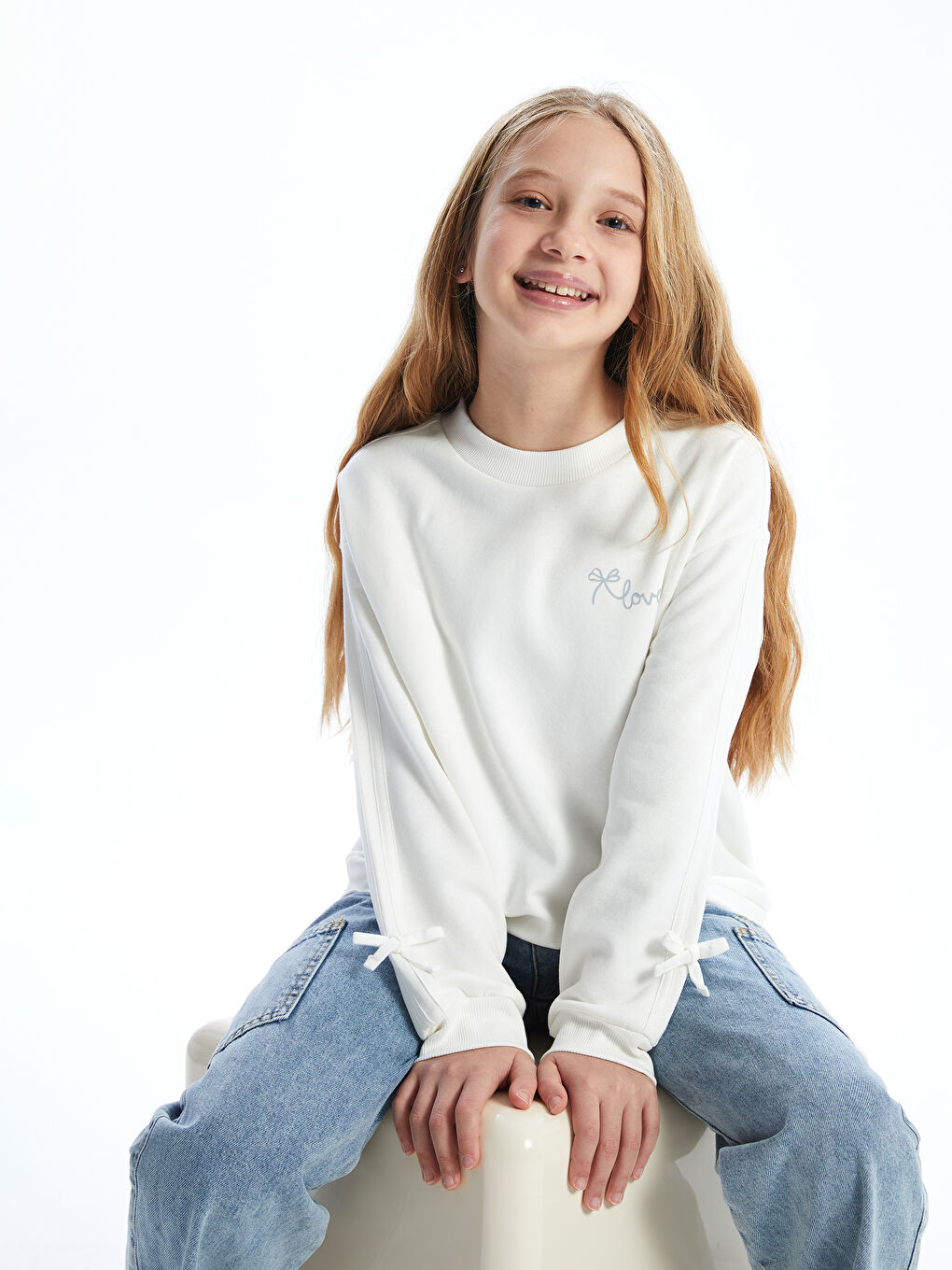 LCW Kids Ekru Bisiklet Yaka Fiyonk Detaylı Kız Çocuk Kalın Sweatshirt