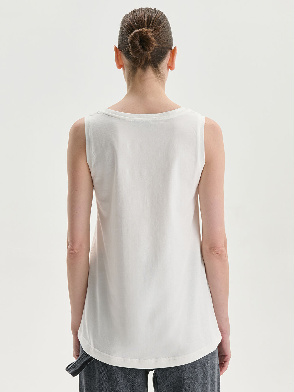 Женская майка с U-образным вырезом-3