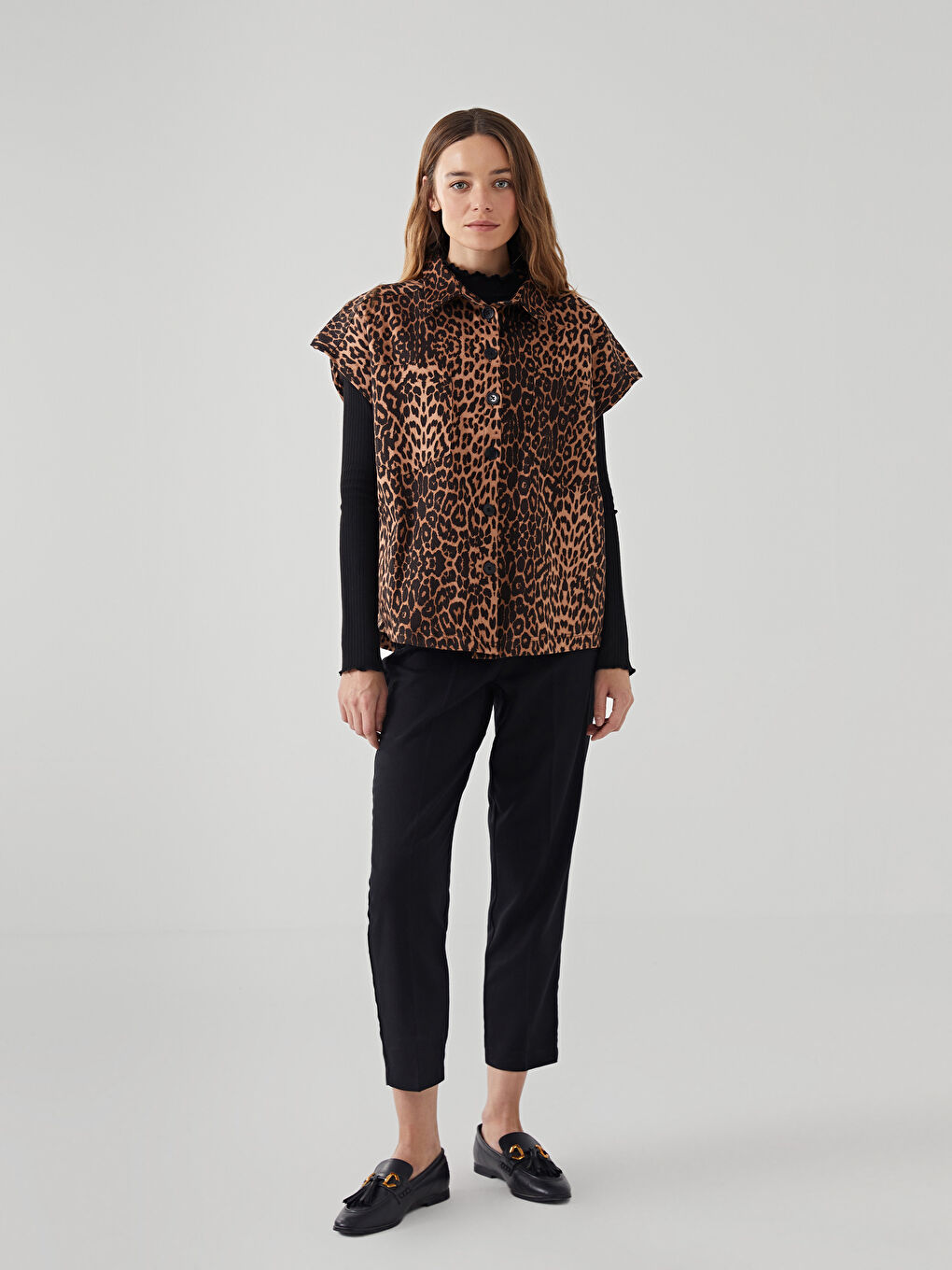 Kahverengi Leopar Desenli Oversize Kadın Yelek-1
