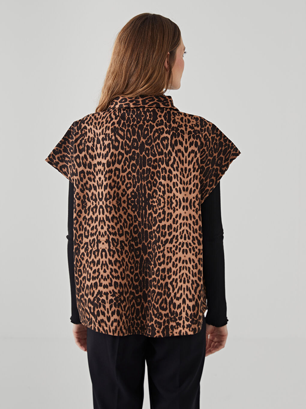 Kahverengi Leopar Desenli Oversize Kadın Yelek-3