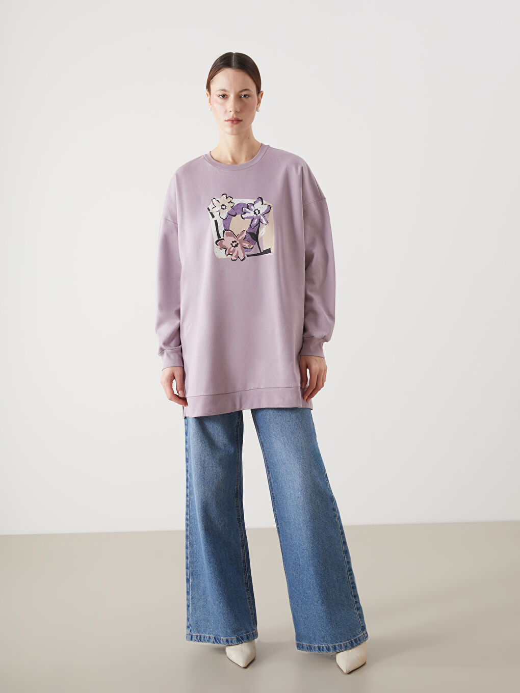 تونيك سويتشيرت أوفراسايز مُزهر للسيدات-1