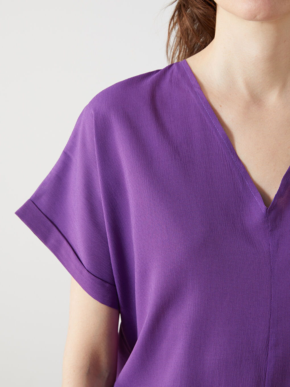 V-Neck Textured Women's Blouse -W4L522Z8-VEL